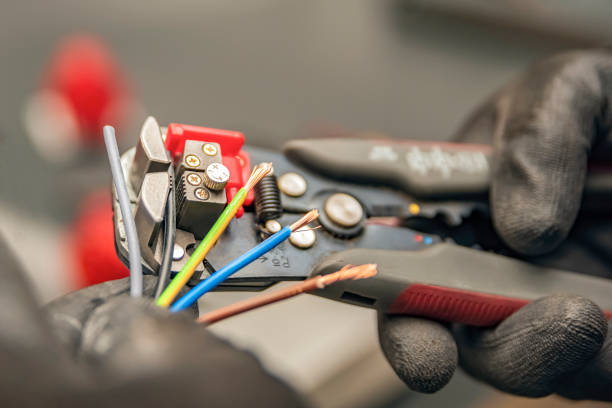 Best Commercial Electrician Services  in Los Lunas, NM